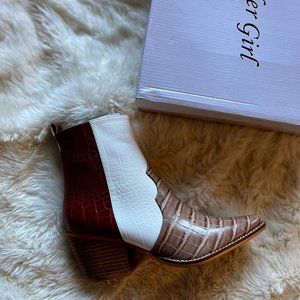 NEW ARider Delite Croc Print Ankle Western Boot